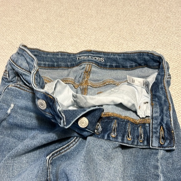 Maurices Blue Distressed Denim Mini Skirt. Size 4 - Picture 8 of 10